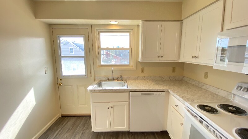 Building Photo - 3724 Carman Rd