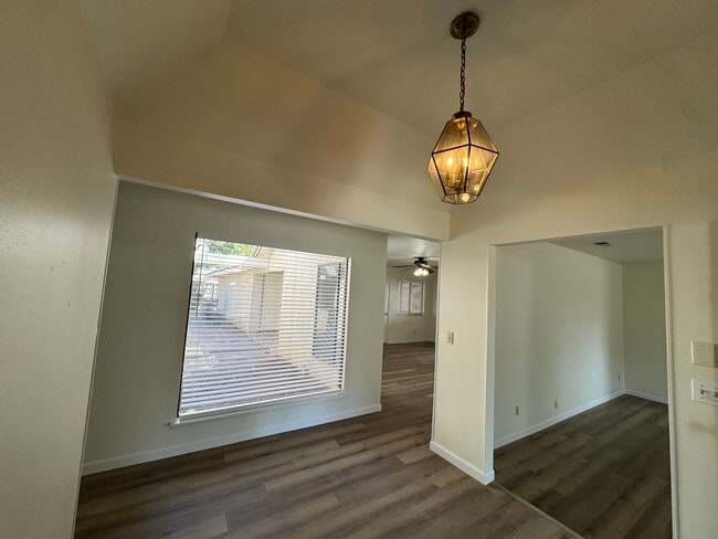 Building Photo - 657 W Escalon Ave