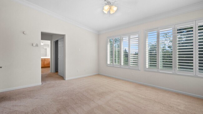 Building Photo - Rolling Hills Beauty! 4 Bedroom 3 Bath