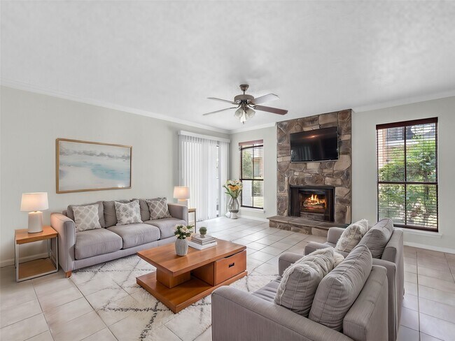 Primary Photo - 17401 Red Oak Dr