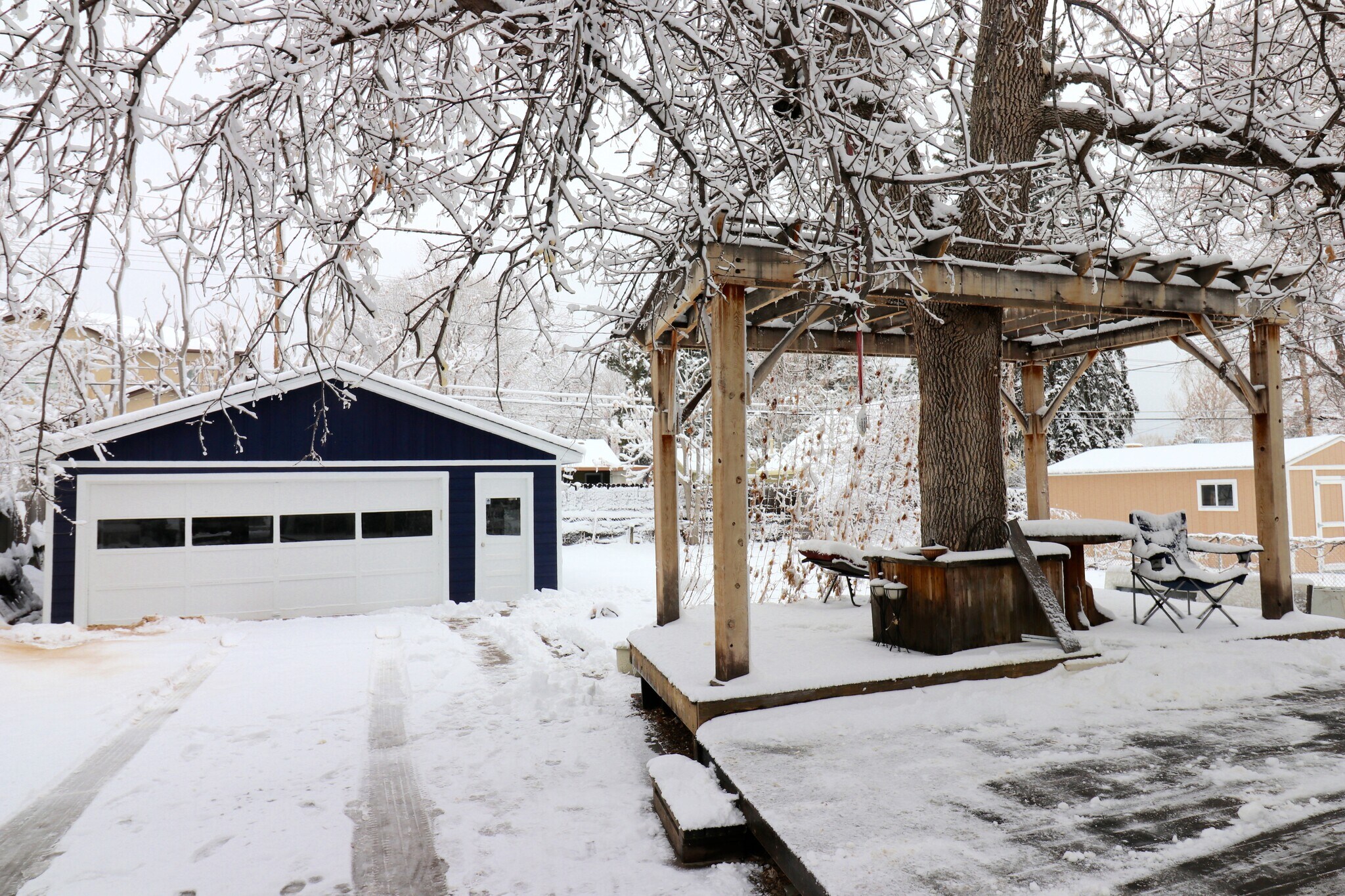Building Photo - 3035 S Clermont Dr