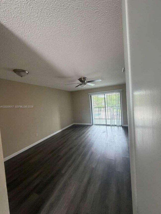 Building Photo - 617 Ixoria Ave