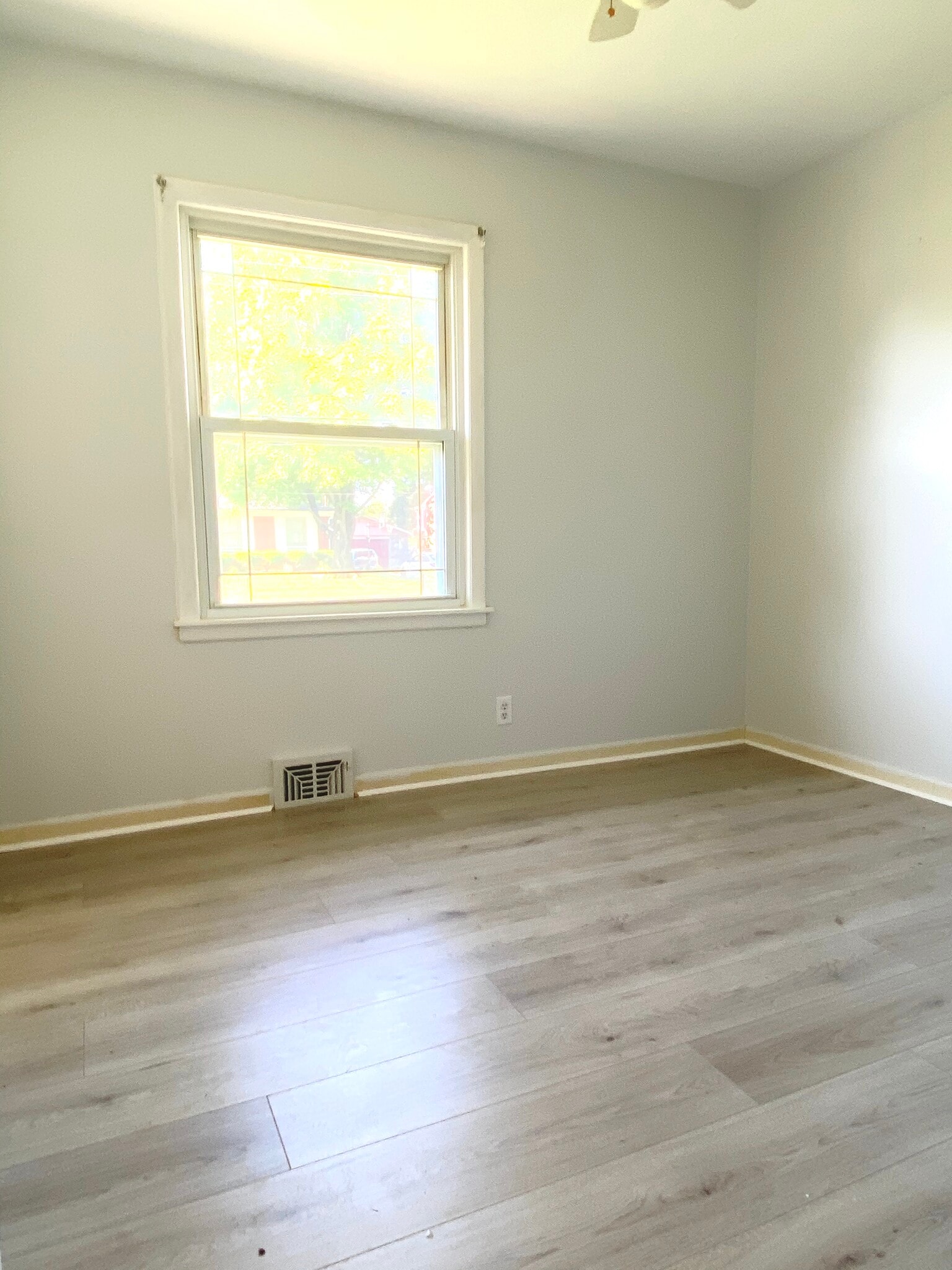 3rd bedroom - 8003 Broadfern Dr