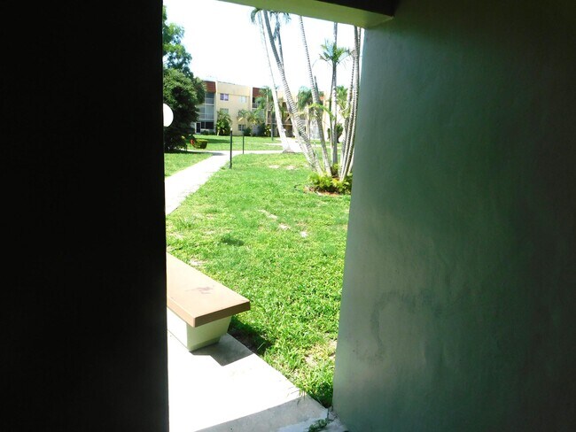 Building Photo - 1638 Embassy Dr