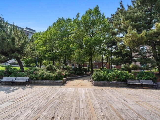 Building Photo - 42 8th St