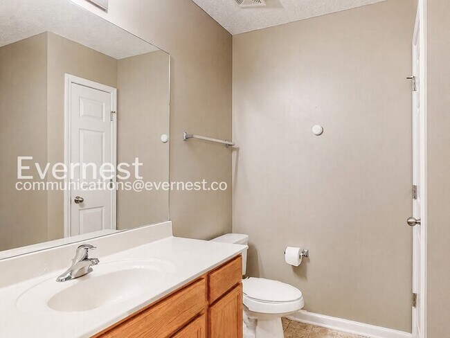 Building Photo - 3-Bed/3-Bath Townhome/Available Soon!