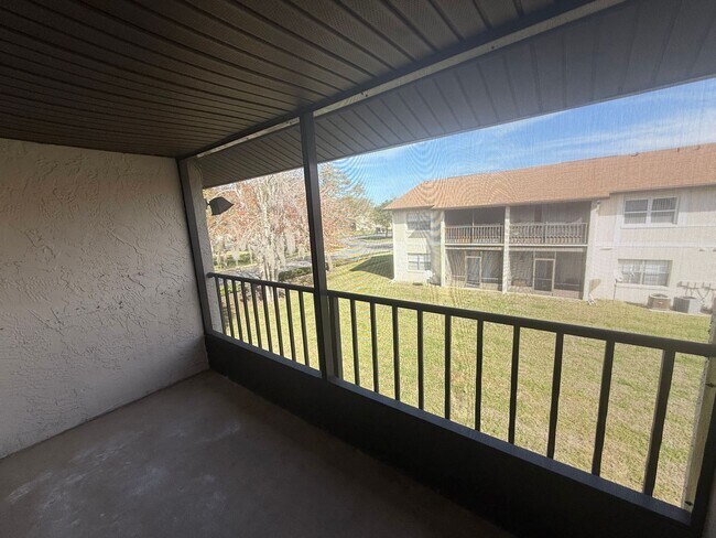 Building Photo - Open Concept 2bed 2bath updated condo centrally located in South Daytona for $1350 per Month!
