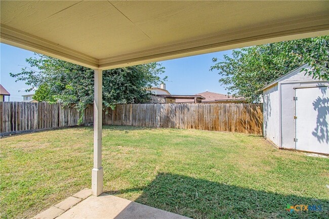 Building Photo - 2907 Lantana Dr