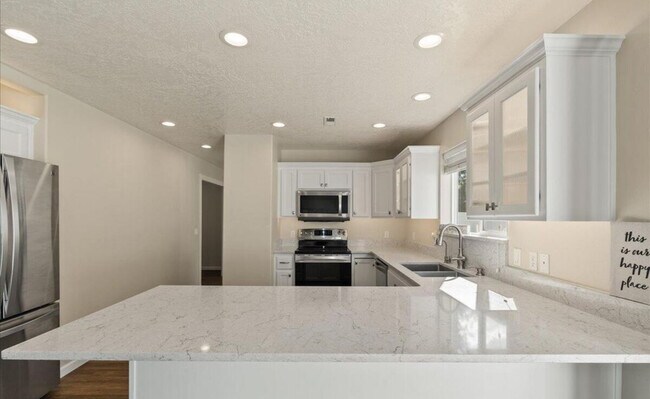 Building Photo - 4995 N Tasman Dr