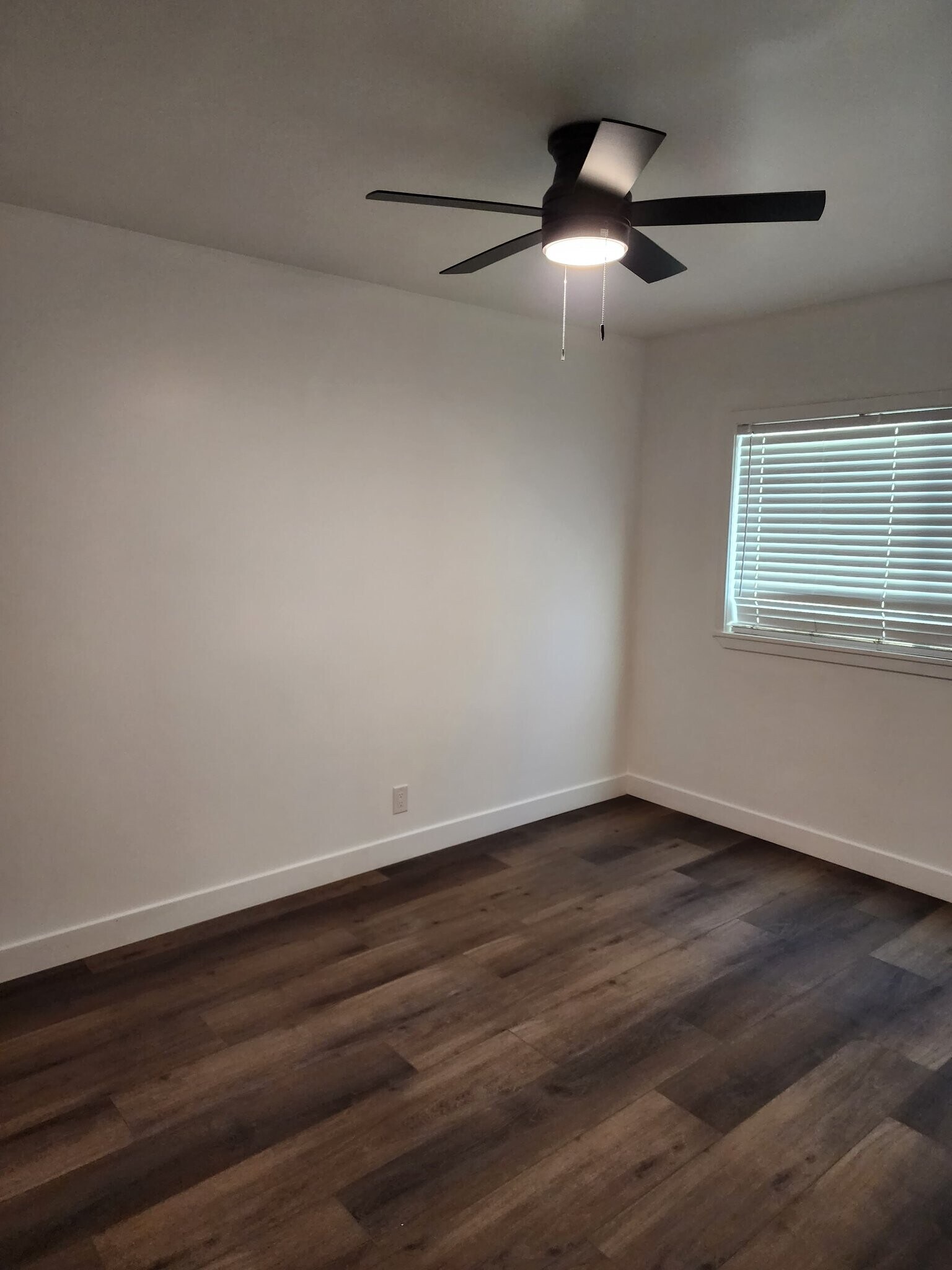 Building Photo - 1540 Orange Grove Ave