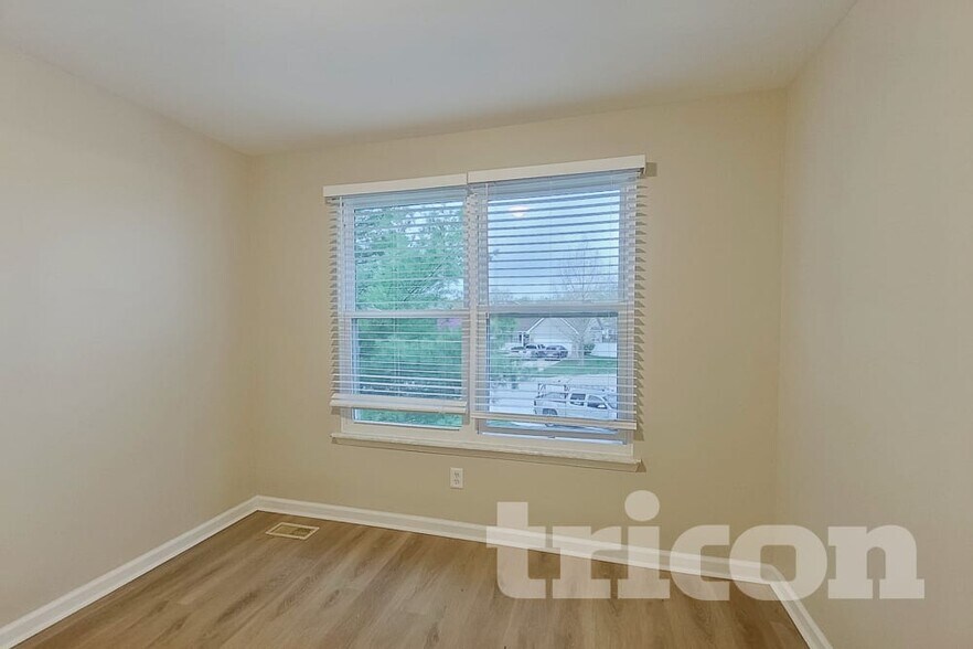 Building Photo - 4 Sapphire Ct