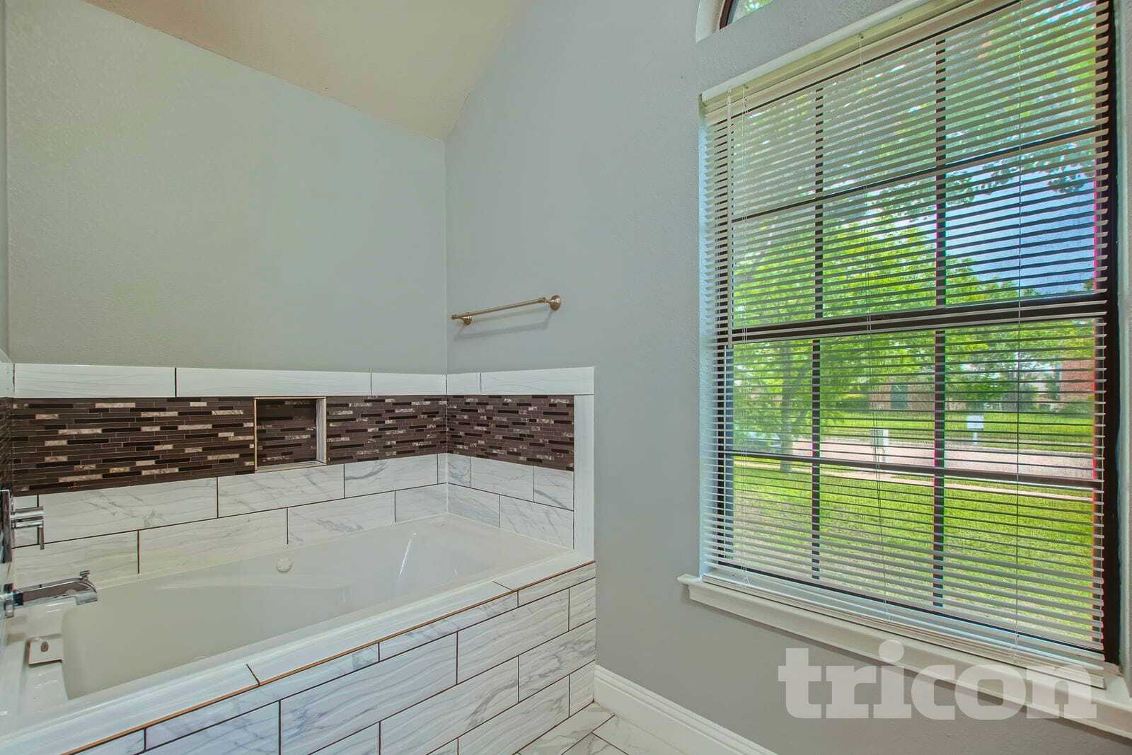 Building Photo - 725 Rawlins Dr