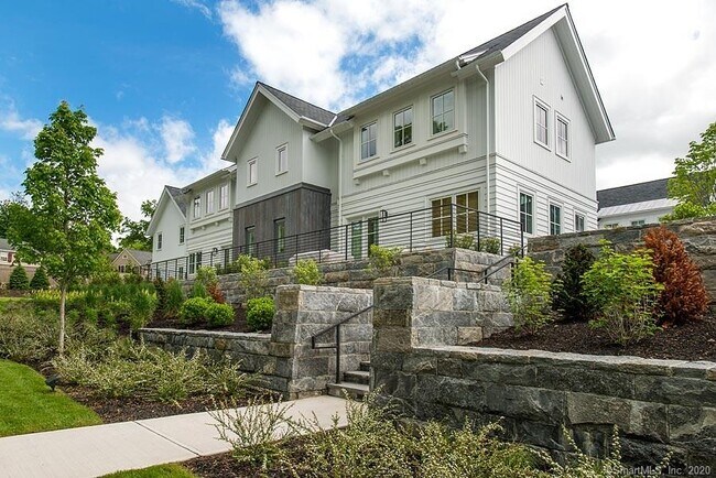 Building Photo - 4 Morningside Dr N