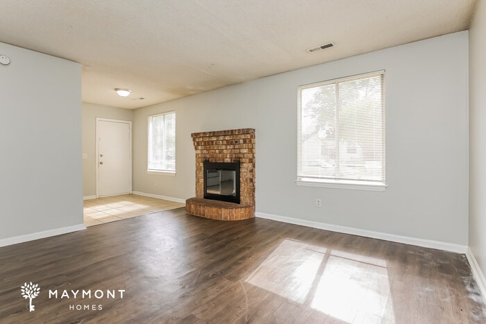 Building Photo - 44 Elmwood Pl
