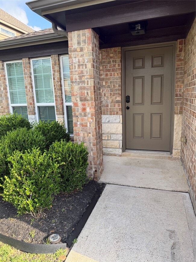 Building Photo - 2227 Sanders Brook Dr