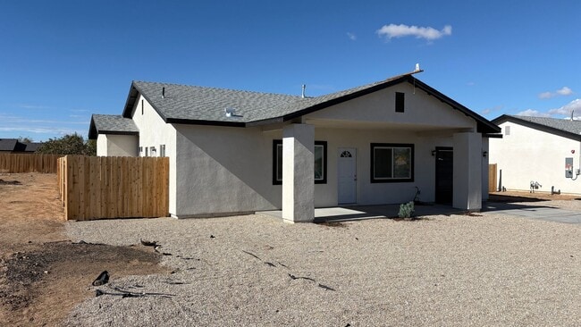 Building Photo - Brand New Beautiful 3 Bedroom Home for Rent in Adelanto