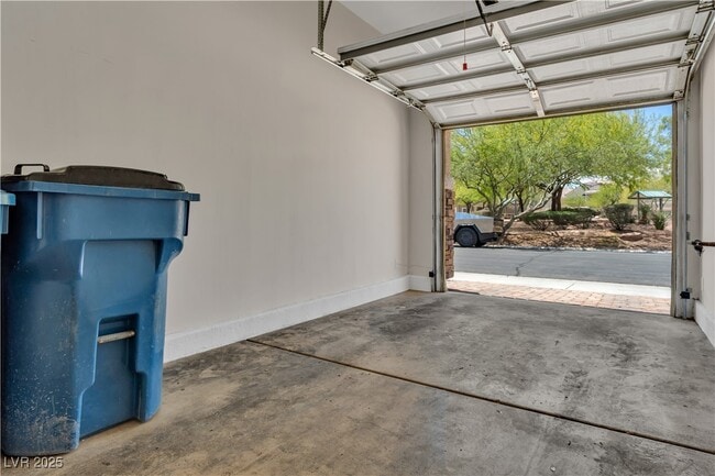 Building Photo - 3520 Glorious Iris Pl