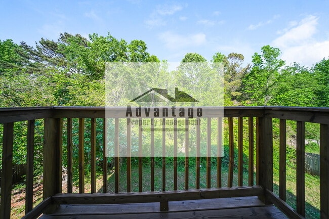 Building Photo - 1860 Neighborhood Walk