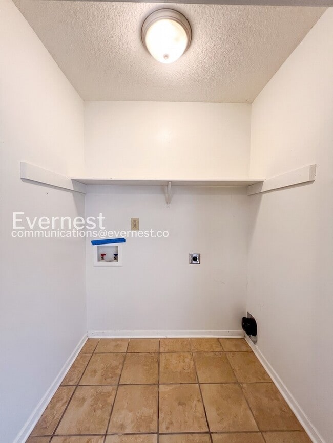 Building Photo - 4286 Brighton Dr