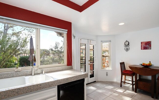 Building Photo - Very Cute 3 bedroom 2 bath Home!!