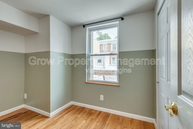 Building Photo - 331 Titan St