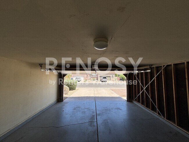 Building Photo - 3-BD, 2-BA Single Family House in Chandler!