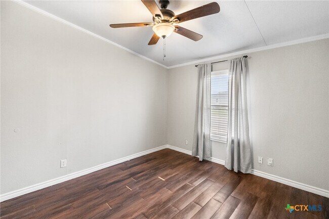 Building Photo - 2676 Pahmeyer Rd