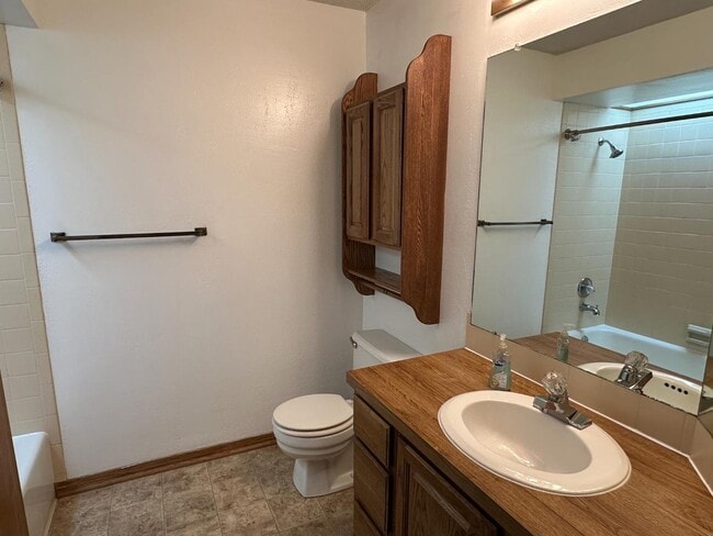 Building Photo - 8541 E Mount Vernon St