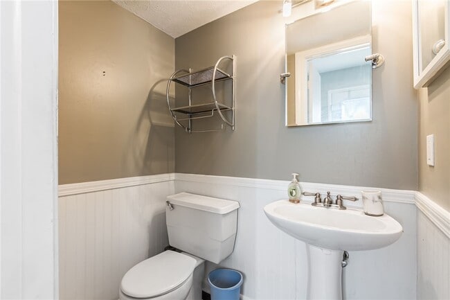 Building Photo - 644 Eastbrooke Ln