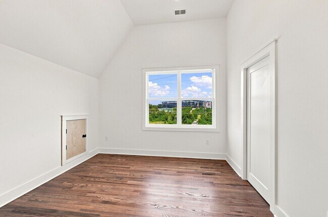 Building Photo - 508 Waycross Dr