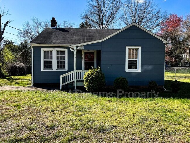 Building Photo - 316 Elmwood Dr