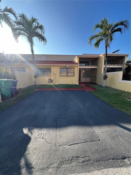 Primary Photo - 2470 SW 108th Pl