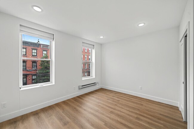 Building Photo - 929 Willow Ave