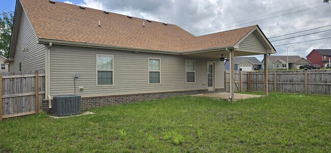 Building Photo - 1001 Whitney Dr