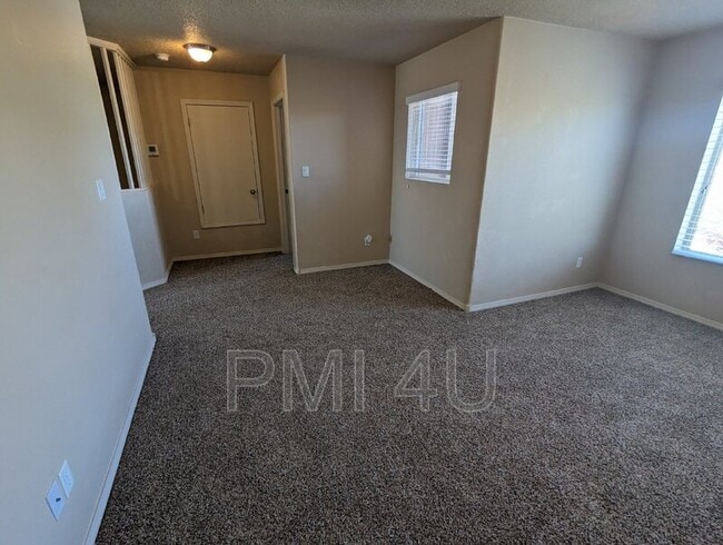 Building Photo - 2035 Ferndale Rd SE