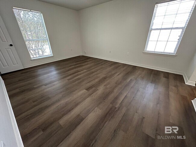 Building Photo - 112 Cluster Oaks Ct