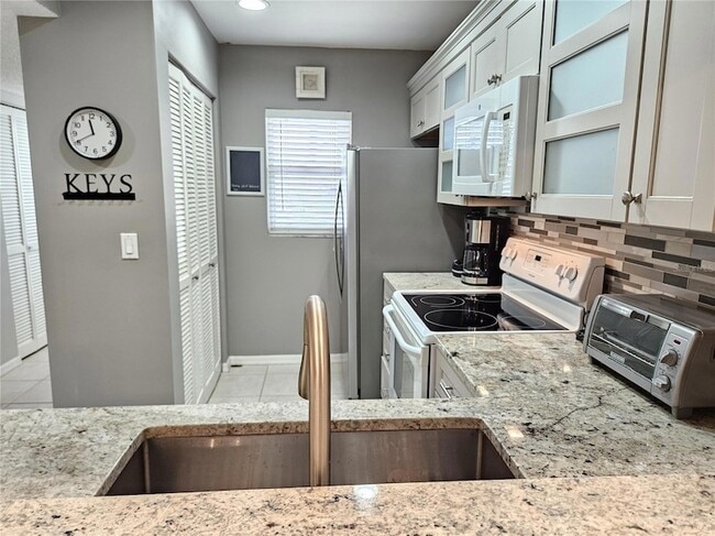 Building Photo - 435 Cerromar Ln