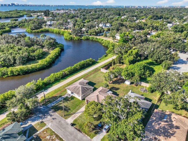 Building Photo - 2401 42nd St S