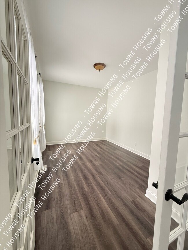 Building Photo - 13573 Schang Rd