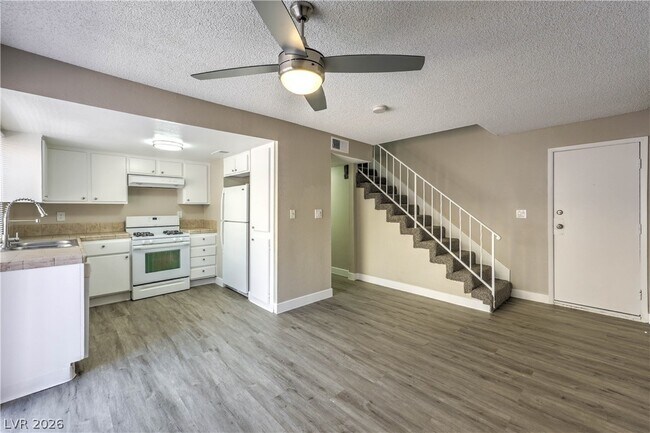Building Photo - 1481 Living Desert Dr