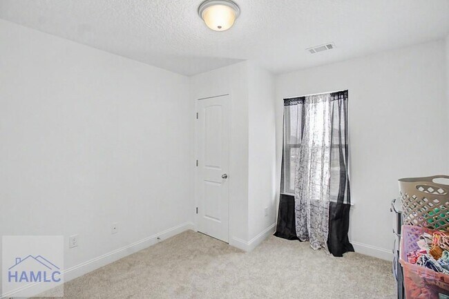 Building Photo - 76 St John's Ct