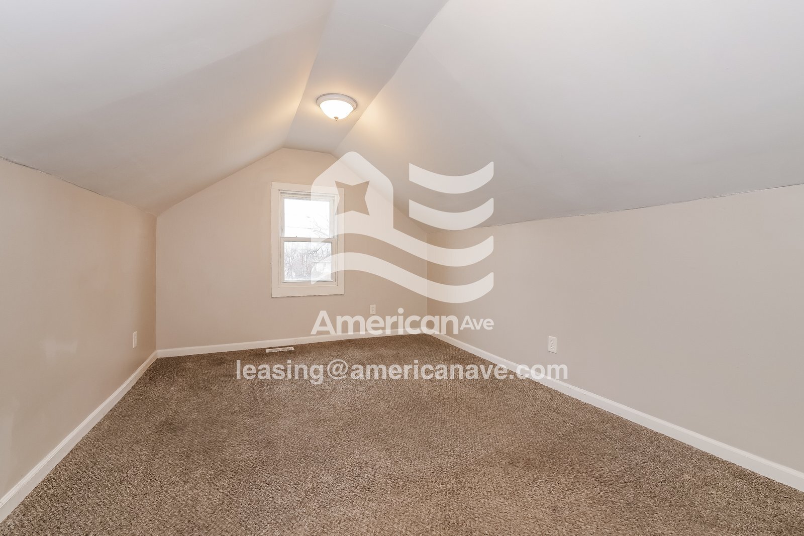 Building Photo - 901 S Leslie Ave