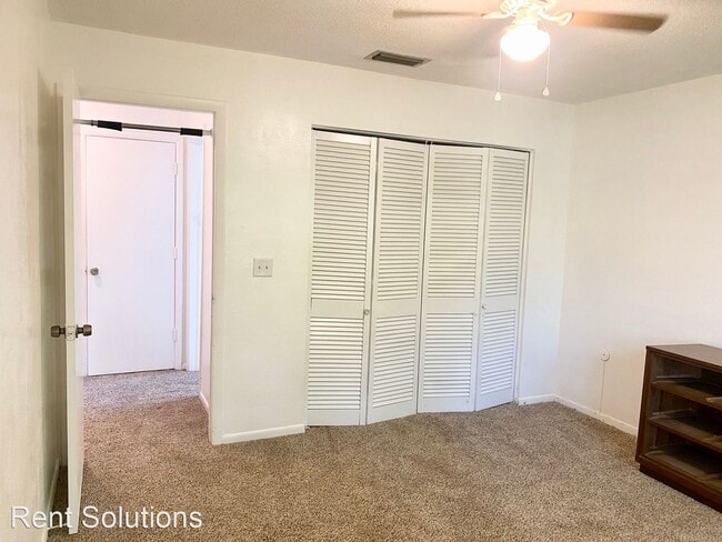 Building Photo - 2 br, 1 bath House - 2419 Harn Blvd