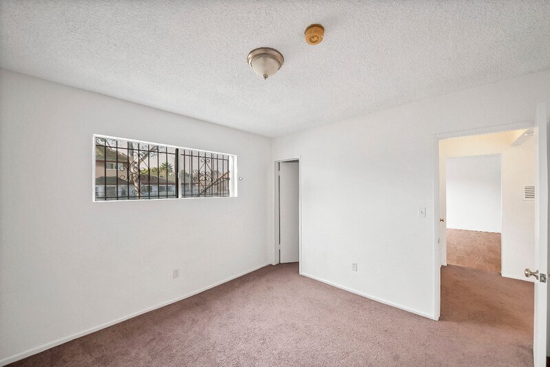 Building Photo - 2458 Normandie Ave