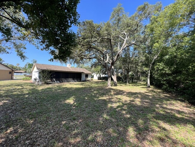 Building Photo - 8205 Pagoda Dr