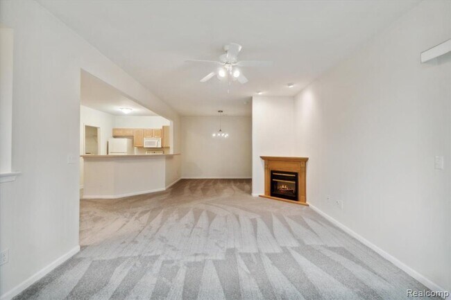 Building Photo - 15980 Morningside