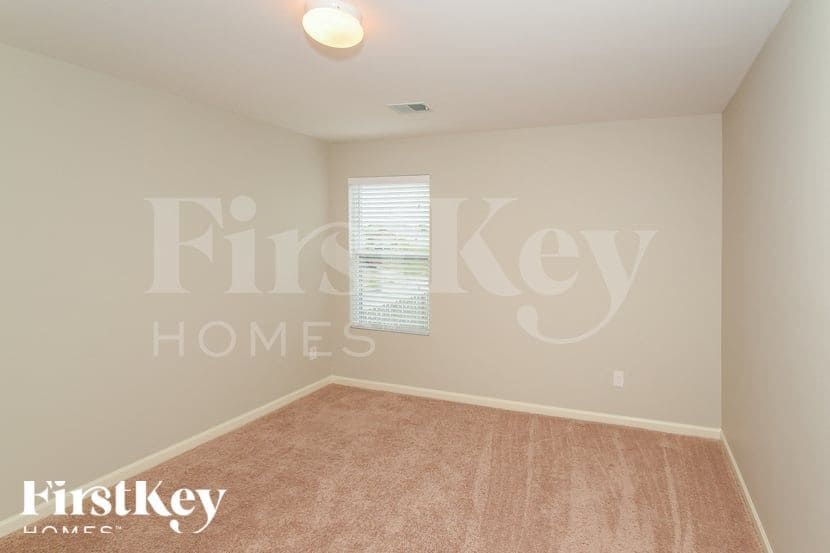 Building Photo - 166 Rosegate Dr