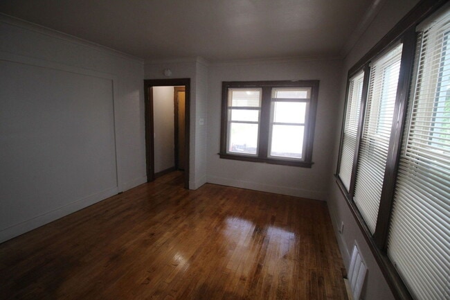 Building Photo - 3215 W Auer Ave