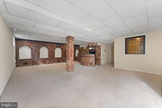 Building Photo - 9 Snug Hill Ct