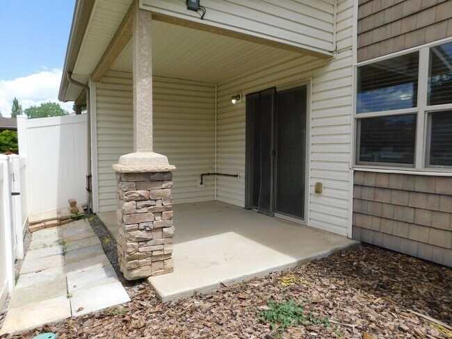 Building Photo - Townhome North GJ!!